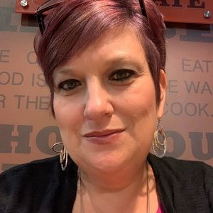 Meet your Posher, Phyllis